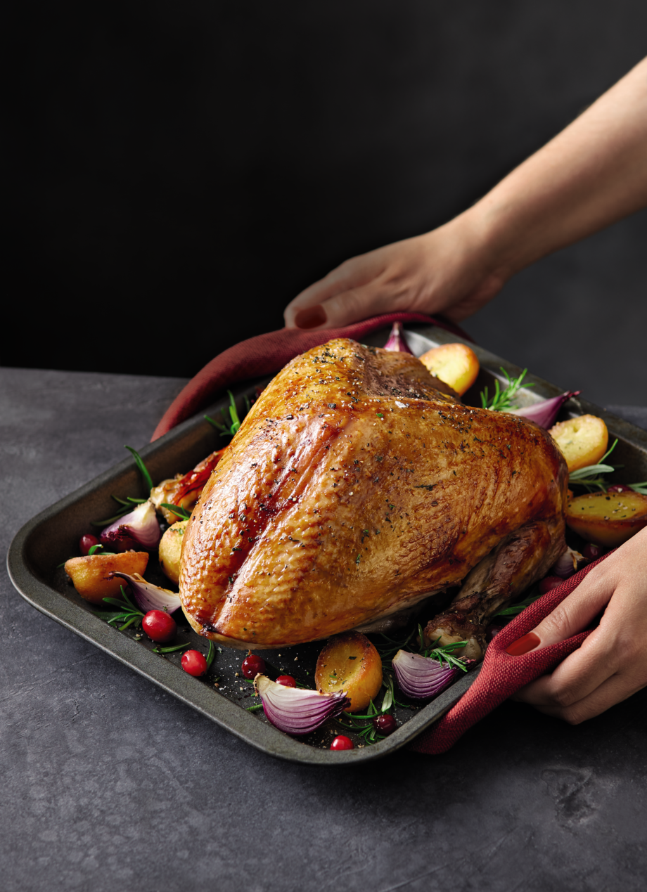 THE TURKEY TO A PERFECT CHRISTMAS! ALDI'S FRESH BRITISH TURKEY CROWNS