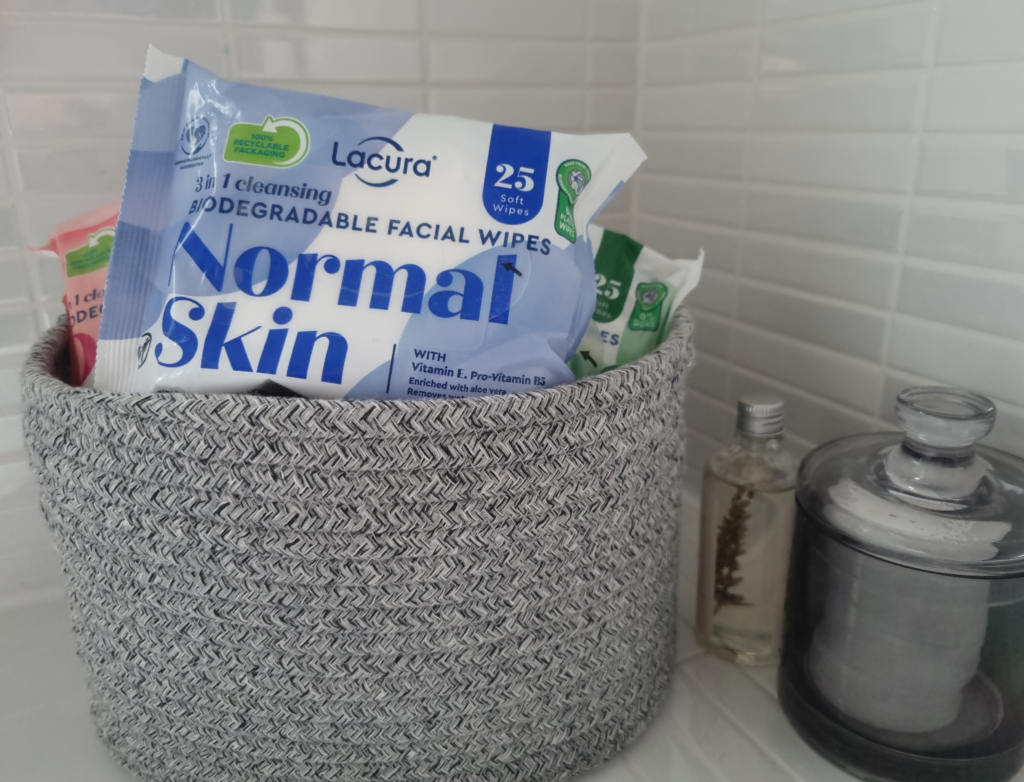 ALDI COMMITS TO ONLY SELLING PLASTICFREE WIPES ALDI UK Press Office