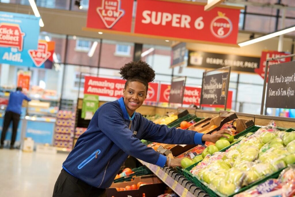ALDI ANNOUNCES 2024 CHRISTMAS RECRUITMENT DRIVE ALDI UK Press Office