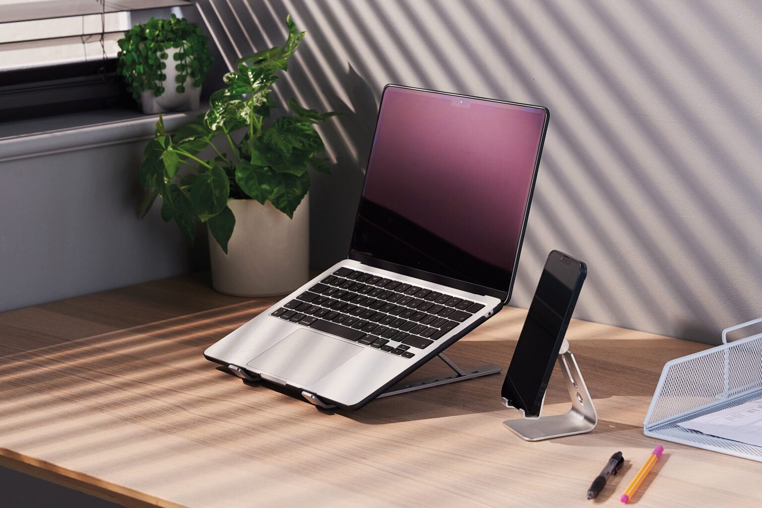 ALDI LAUNCHES NEW PORTABLE MONITOR - ALDI UK Press Office